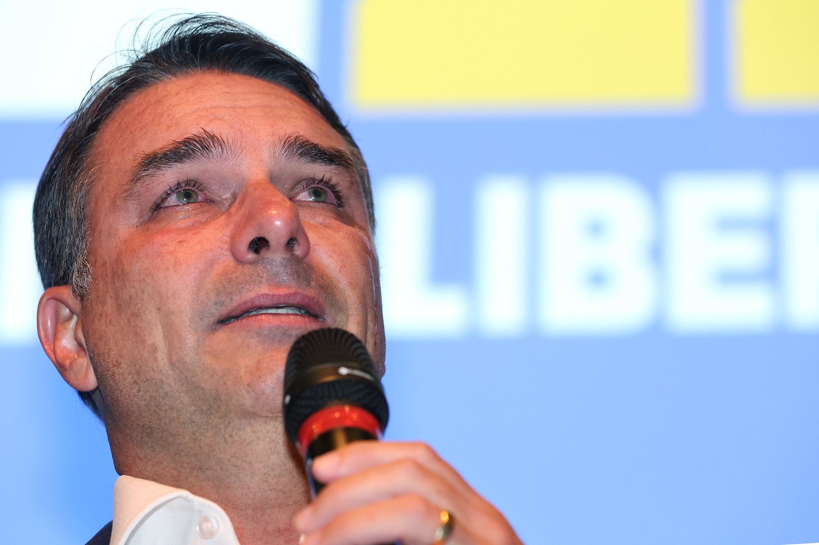 Coluna do sábado: o teste de sobrevivência política de Flávio Bolsonaro