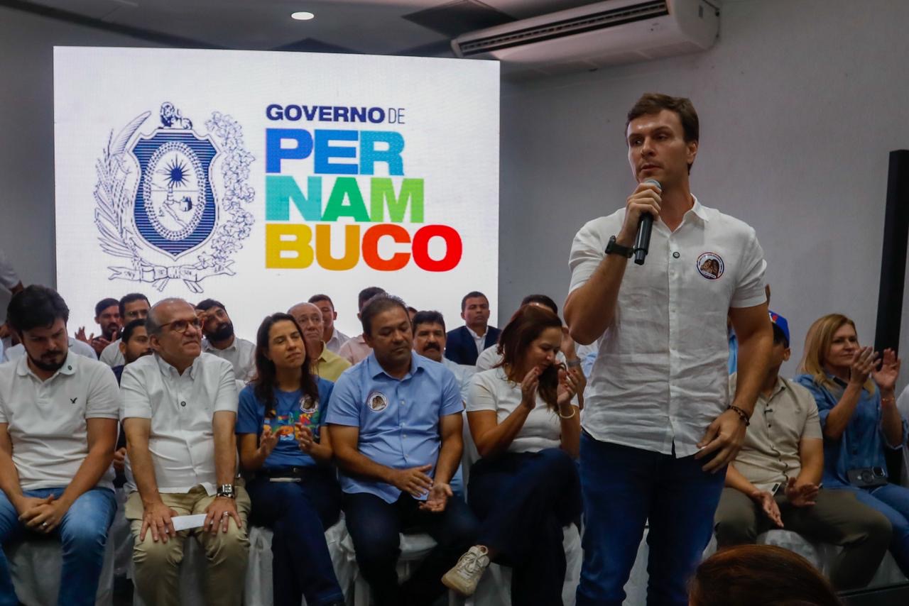 Coluna da segunda: Miguel Coelho atua como conciliador em Araripina