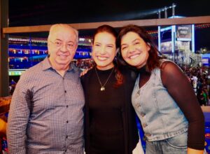 Com Raquel Lyra, Viviane Facundes e Joselito Gomes prestigiam São João de Caruaru