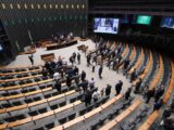 Após críticas, líderes recuam de emenda que adia para 10 anos fim da jornada 6×1