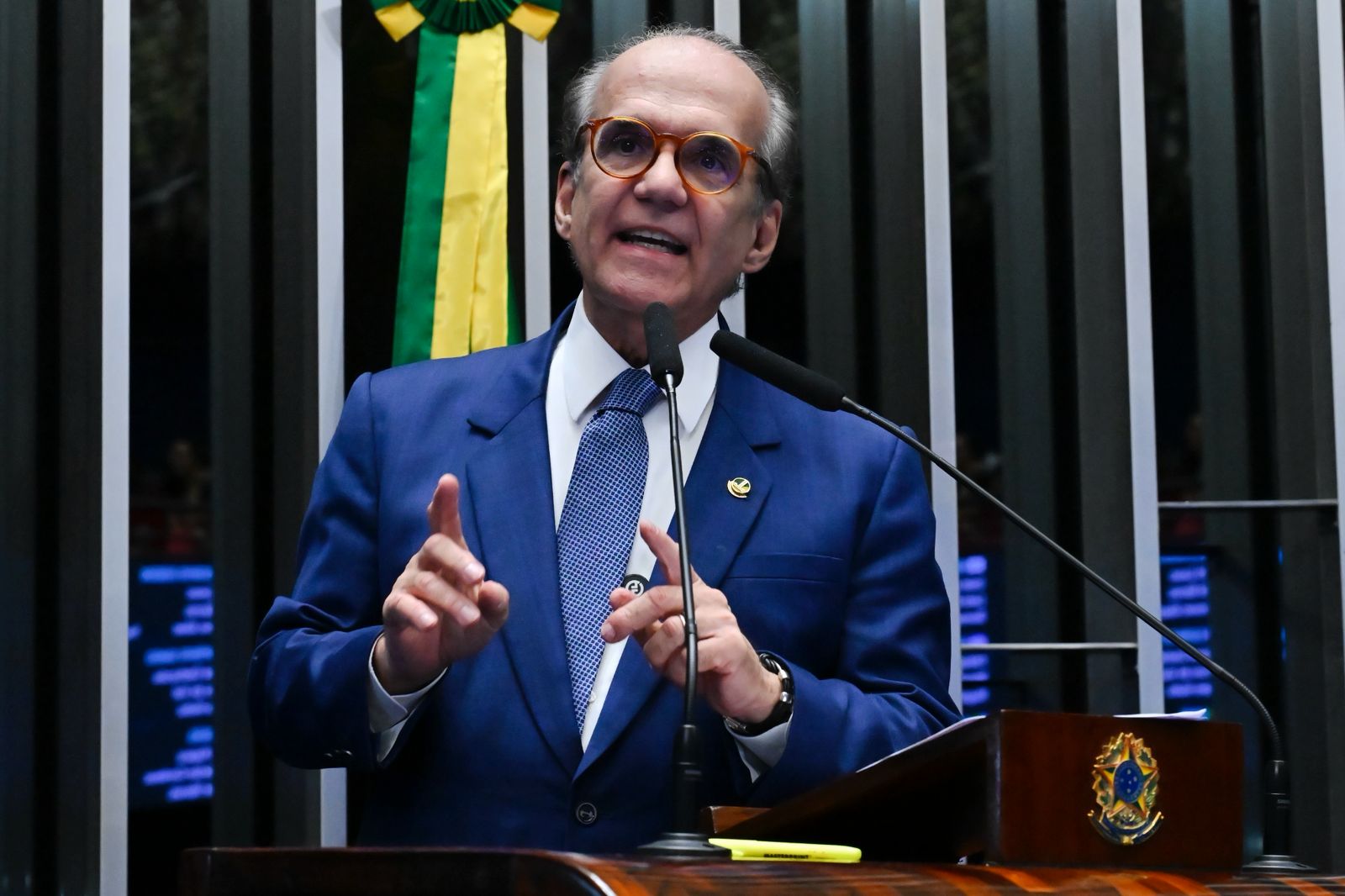 Coluna do sábado: a versatilidade do senador Dueire