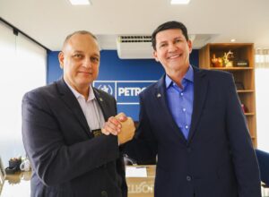 Simão anuncia Delegado Silvestre como novo secretário de Segurança de Petrolina