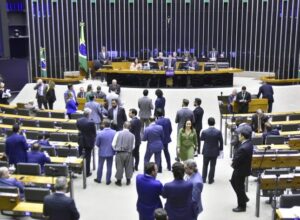 Câmara dos Deputados aprova mudanças em regras eleitorais e propaganda digital