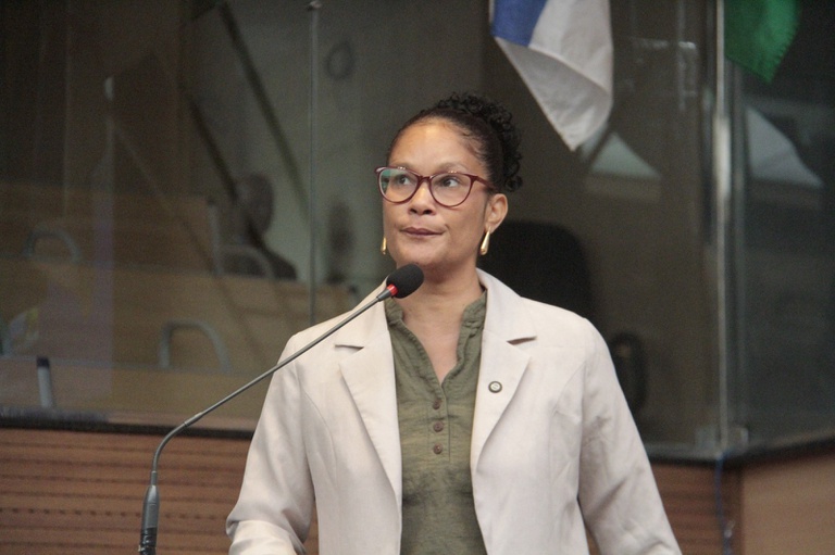 Jô Cavalcanti retira pré-candidatura ao Senado 