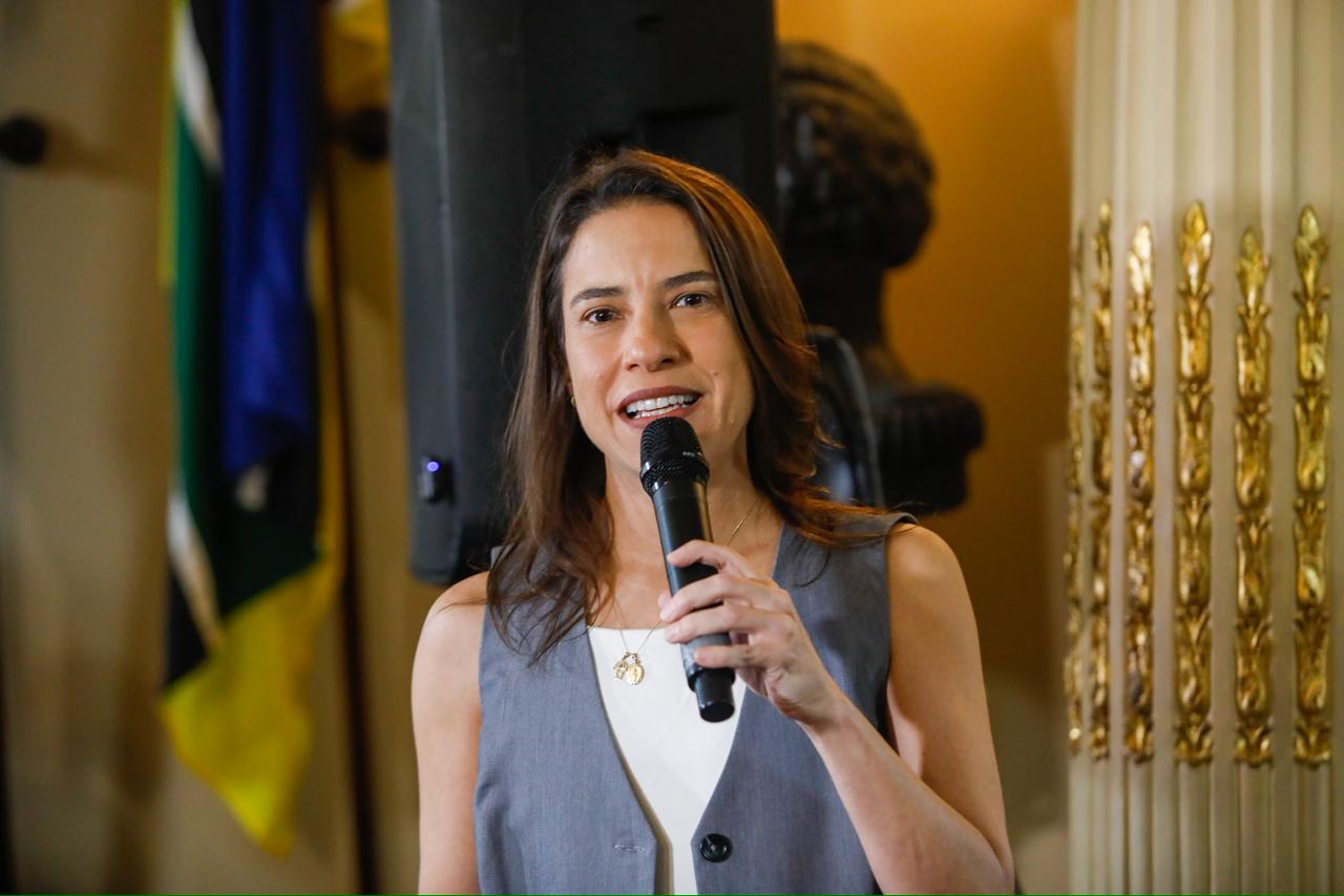 Em aceno à esquerda, Raquel defende redução da jornada 6×1