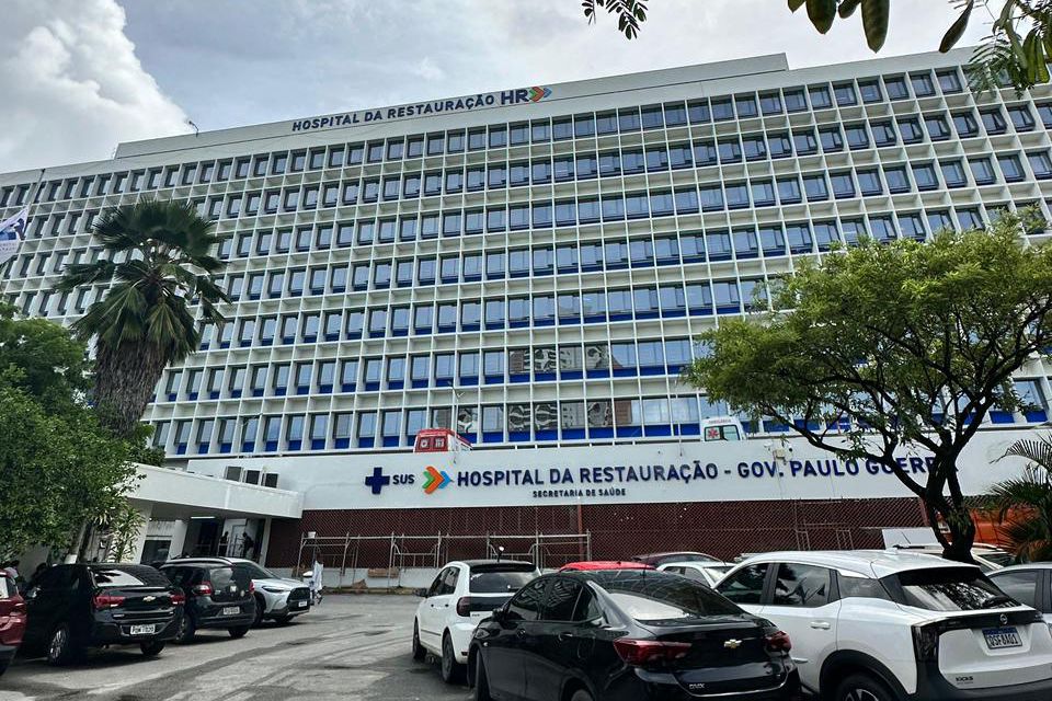 Crítico do governo Raquel, Meira exalta reforma do Hospital da Restauração