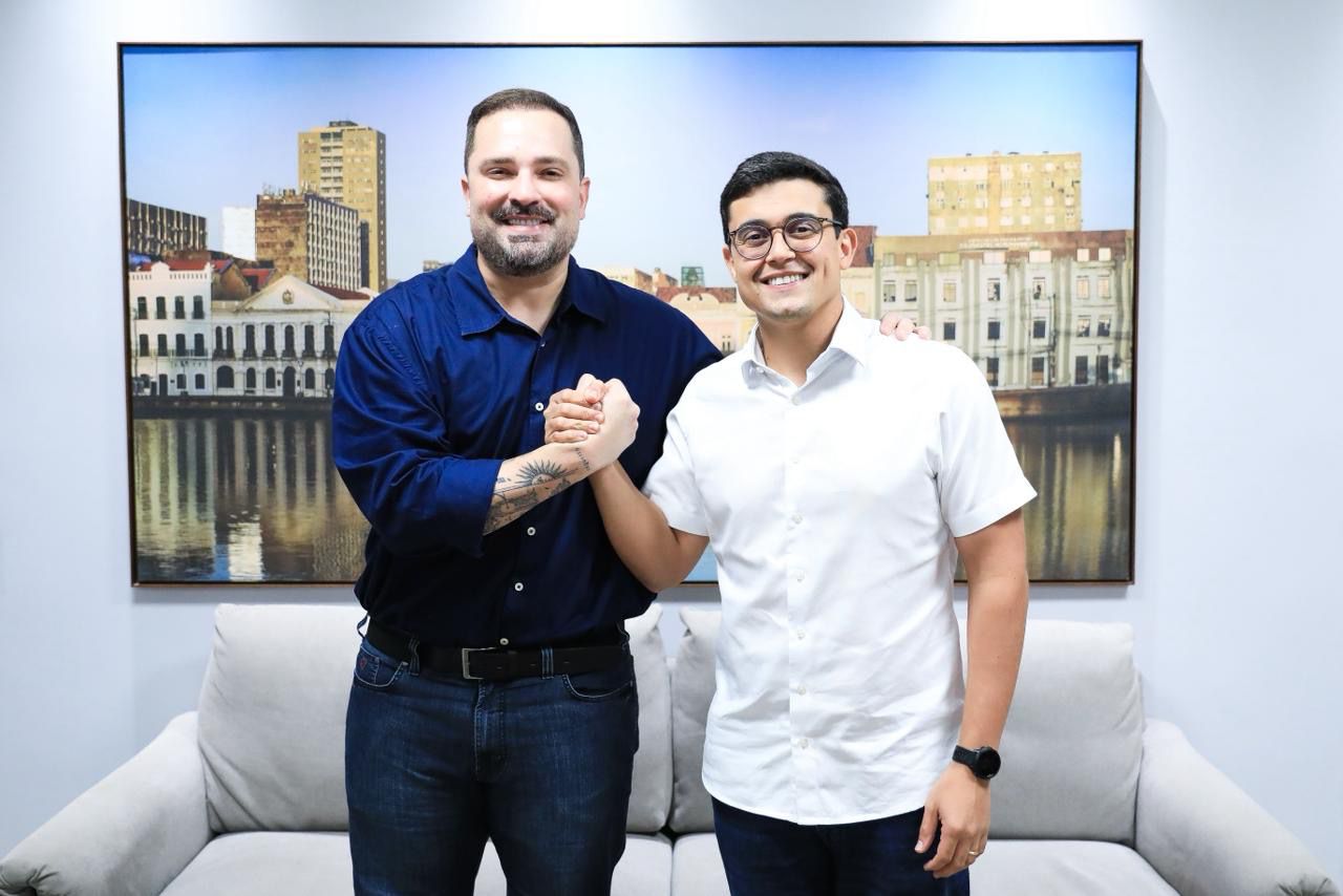 Marco Aurélio volta a ser secretário do Recife e suplente ligado a Humberto assume mandato
