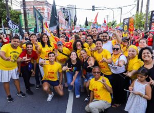 Maria Arraes participa de ato no Recife em defesa do fim da escala 6×1