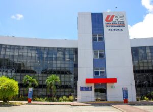UPE abre seleção simplificada para professores com salário de R$ 2,9 mil