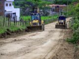 Caruaru inicia pavimentação de via principal em Dois Riachos, no 2º distrito