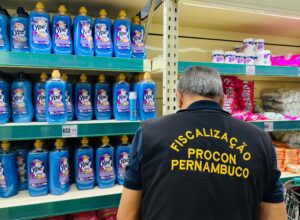 Procon-PE recolhe mais de 100 produtos da YPÊ em fiscalização no Recife