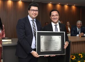 André Ferreira é homenageado com título de cidadão em Machados