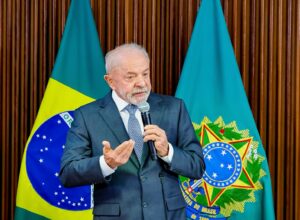 Lula defende soberania do Brasil e sequência de diálogo com os EUA