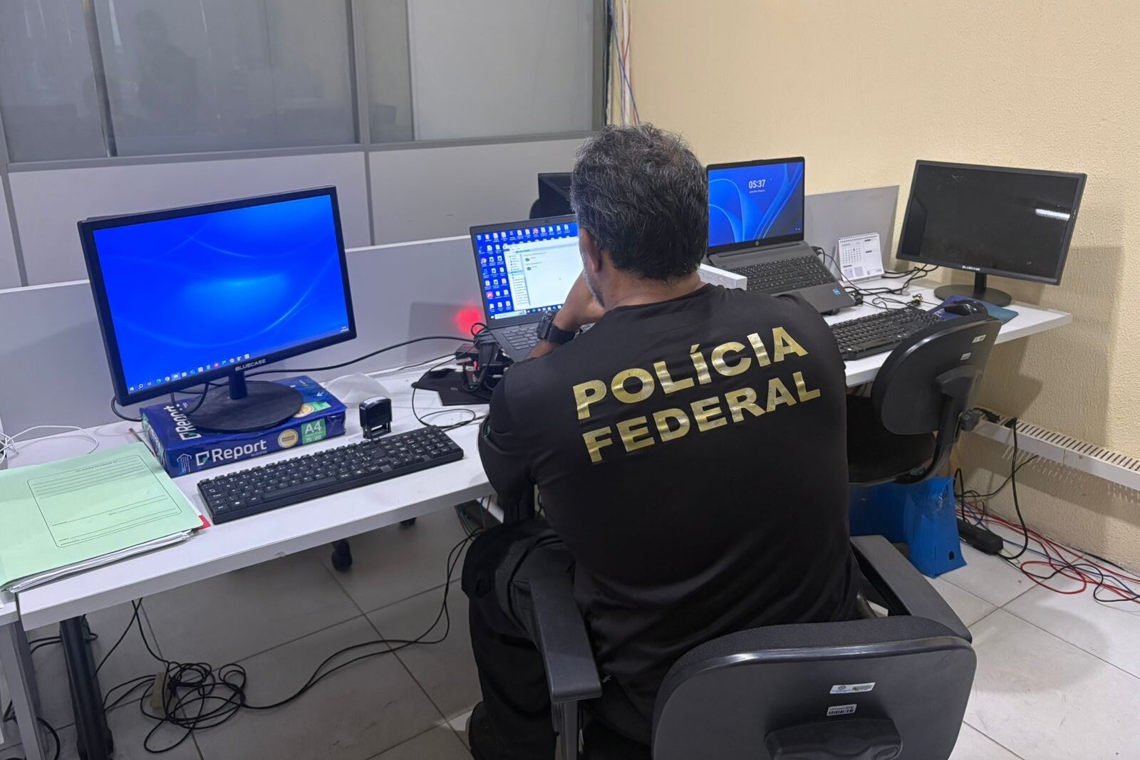 Gestão de ex-prefeito de Paulista é alvo de operação envolvendo o Banco Master
