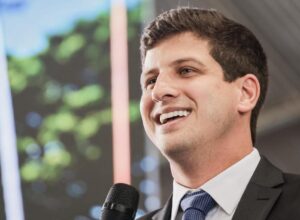 Coluna da segunda: João Campos abre leque de propostas