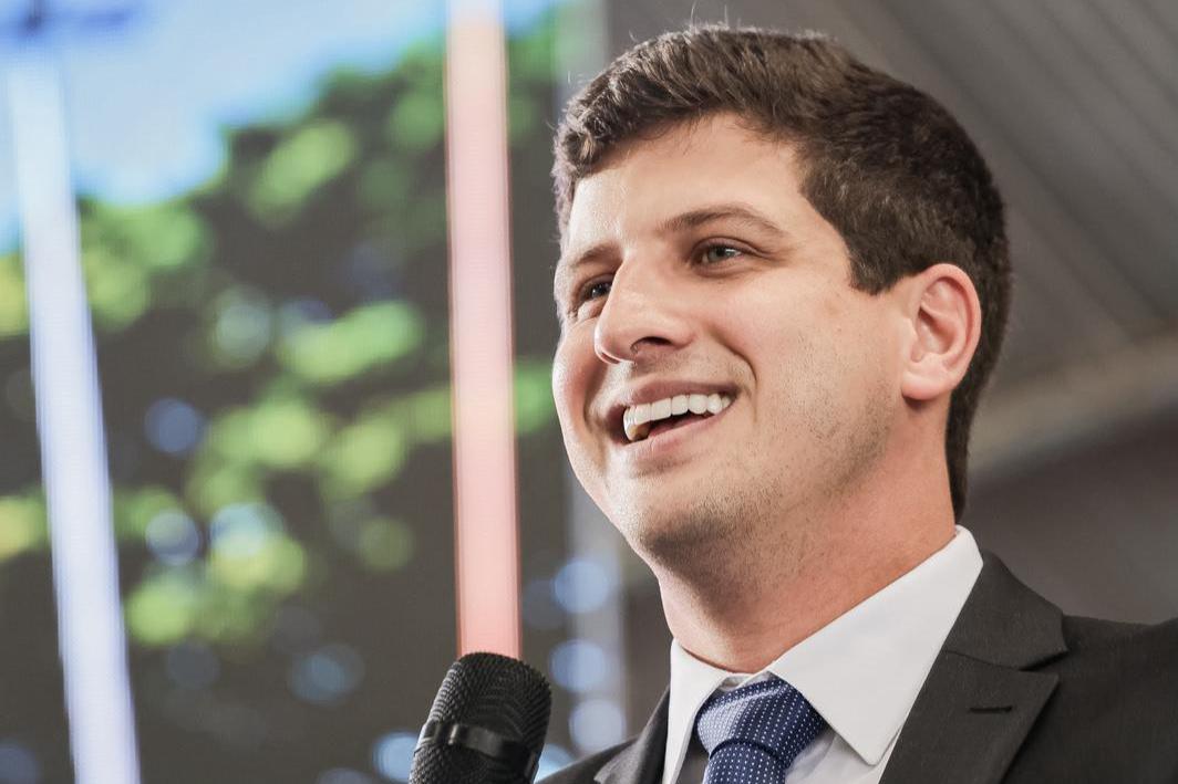 Coluna da segunda: João Campos abre leque de propostas