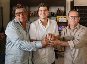 João Campos atrai pré-candidato do Avante e amplia frente de apoio no Sertão
