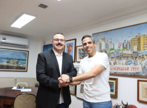 Jarbas Filho amplia alianças no interior com apoio do prefeito de Paranatama