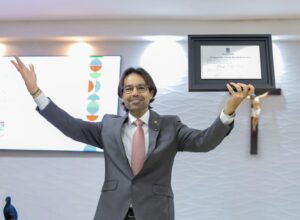 Diogo Moraes é homenageado em São Bento do Una com título de cidadão 