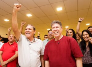 Batista Cabral oficializa pré-candidatura a deputado estadual em evento no Cabo