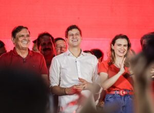 João Campos prestigia lançamento da pré-candidatura de Batista Cabral