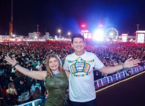Durante encerramento, Simão Durando celebra sucesso do São João de Petrolina