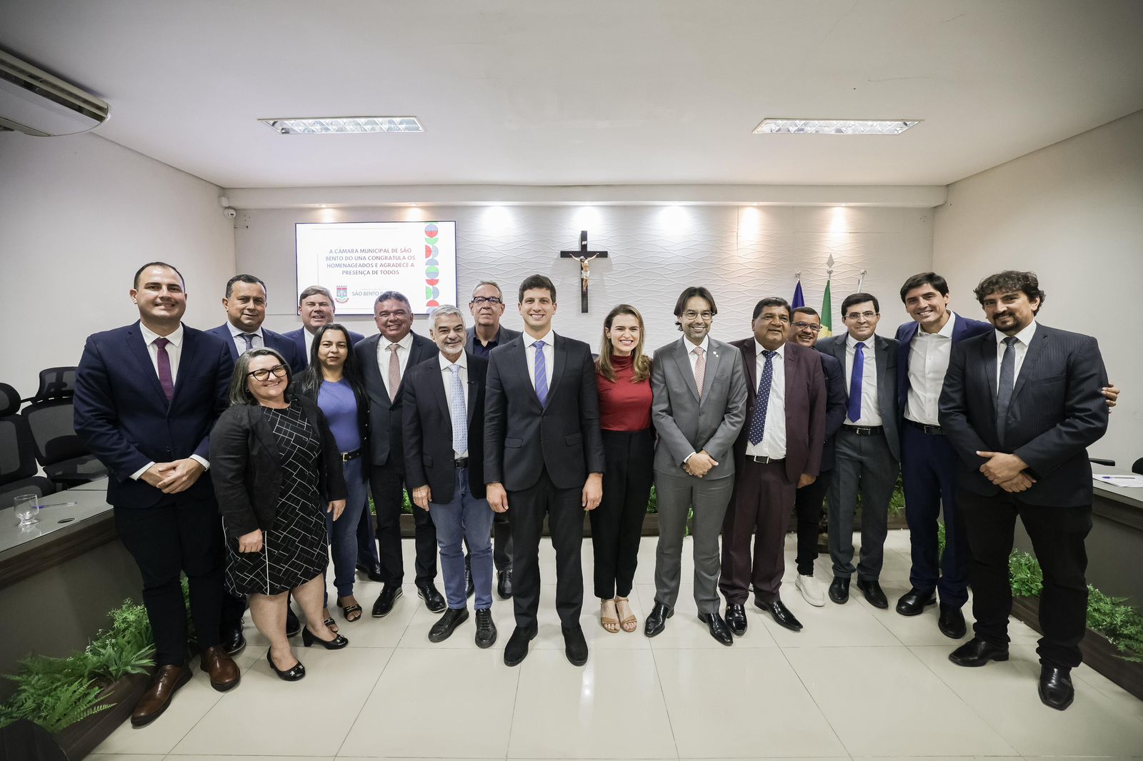João Campos recebe título de cidadania de mais um município