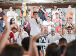Em Pedra, João Campos promete destravar obra da PE-244