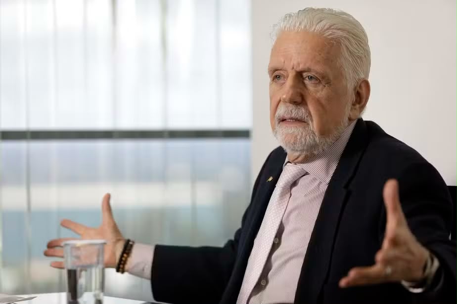 Jaques Wagner é intimado pela PF para depor sobre caso Master