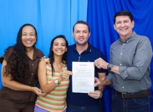 Simão acompanha posse de novos servidores da Educação em Petrolina