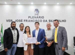 Araçoiaba concede título de cidadão a João Campos