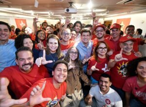 Marília intensifica diálogo com a juventude em encontro realizado por setorial petista