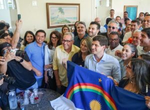 Álvaro critica Governo e destaca ativos de João Campos para transformar o estado