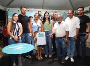 Márcia Conrado assina ordem de serviço para novas obras de pavimentação