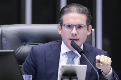 Hugo Motta instala comissão que vai discutir redução da maioridade penal