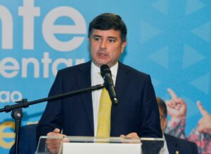 Eduardo da Fonte pede prioridade para credenciamento do ICIA em Caruaru 