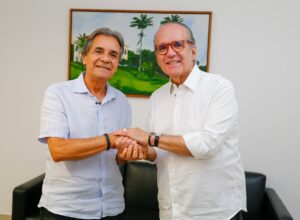 Carlos Santana defende reeleição de Fernando Dueire ao Senado
