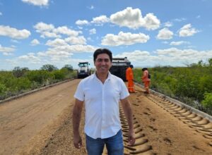 Prefeito do PSB faz elogios públicos a Raquel Lyra por investimentos em Itacuruba  