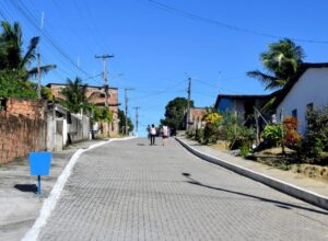Lula Cabral entrega 14 ruas pavimentadas e abre programação dos 149 anos do Cabo 