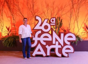 Elcione Ramos visita Fenearte e destaca importância cultural da feira