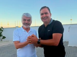 Humberto Costa recebe apoio de prefeitos do Sertão do Pajeú para reeleição ao Senado 