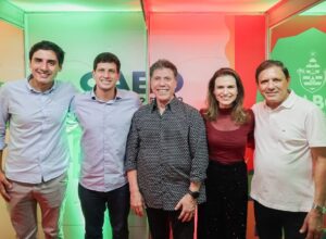 João Campos celebra aniversário do Cabo ao lado de Lula Cabral
