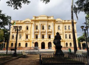 Aliados de Anderson e André Ferreira são nomeados no Estado