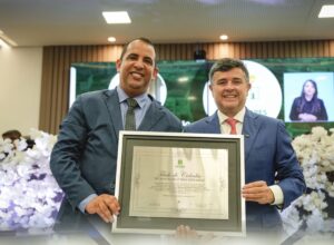 Eduardo da Fonte recebe título de Cidadão de Santa Cruz do Capibaribe