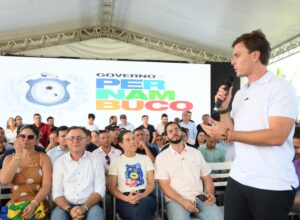 Miguel Coelho acompanha Raquel Lyra em entregas de obras na Mata Norte