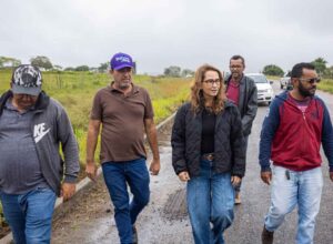 Débora Almeida vistoria obras e acompanha ações pelo Agreste
