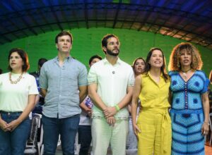 Raquel Lyra e Miguel Coelho acompanham abertura dos Jogos Escolares de Pernambuco