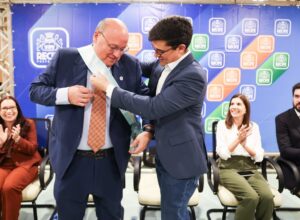 Prefeitura do Recife concede Medalha do Mérito Capibaribe a Mozart Sales