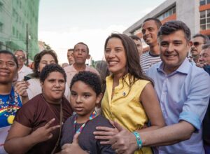 Ao lado de Raquel Lyra, Eduardo da Fonte participa das homenagens à padroeira do Recife