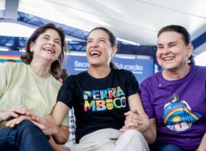 Raquel Lyra entrega creche, ônibus BRT e títulos de propriedade em Igarassu 